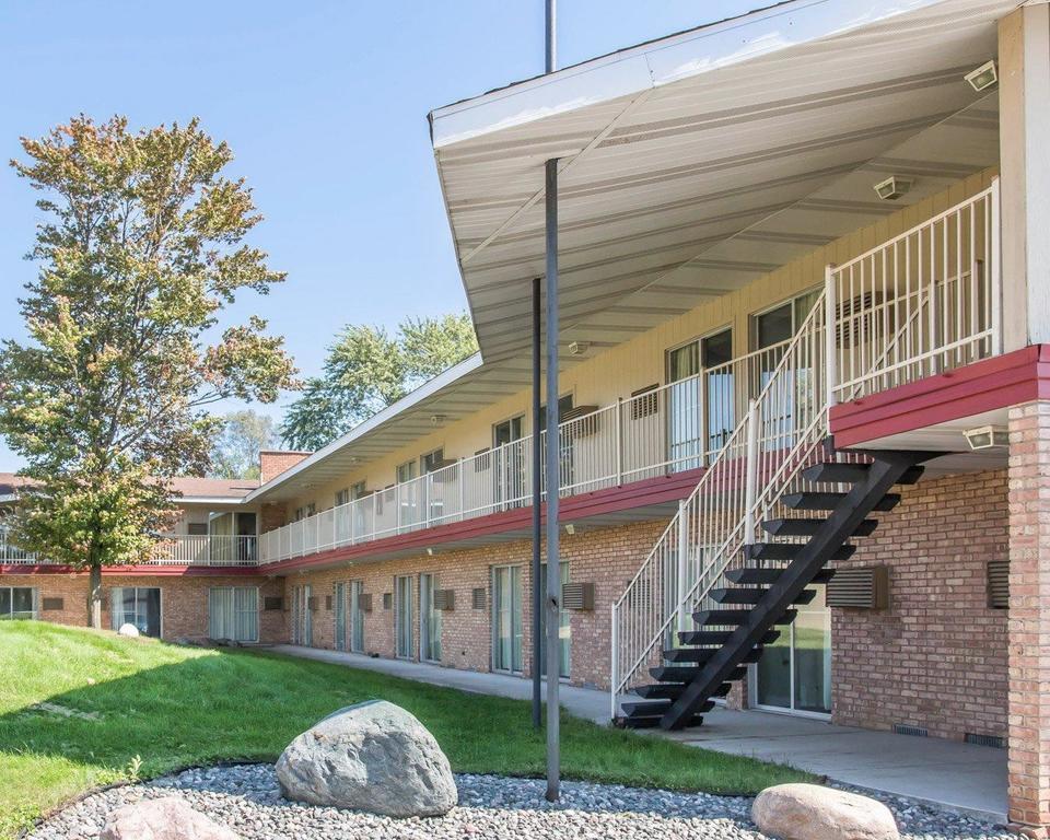 Econo Lodge Central Midland Exterior photo